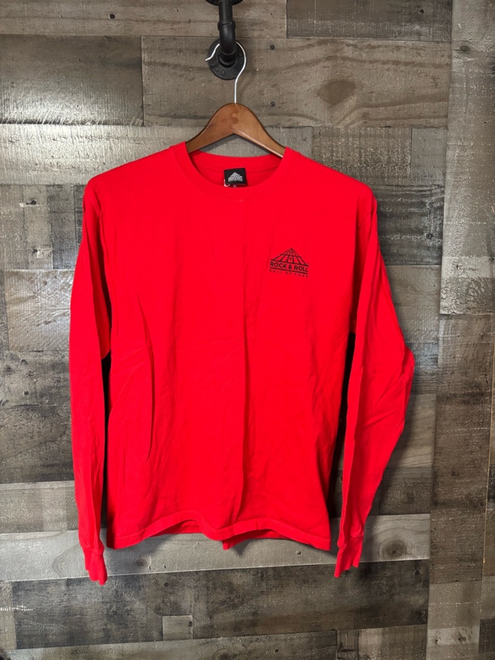 Red Long Sleeve 100% Cotton Crewneck Shirt Rock N Roll Hall Of Fame Medium